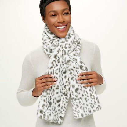 ❄️ Faux-Fur Pull-Through Scarf with Hidden Pocket